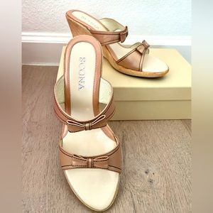 Cute two ribbons Wedge Sandals 3 inch high hell size 6.5 Rose pink.